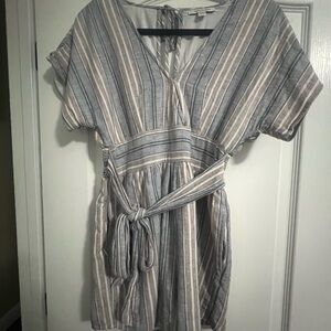 American Eagle Outfitters Blue and White Plaid Shirt